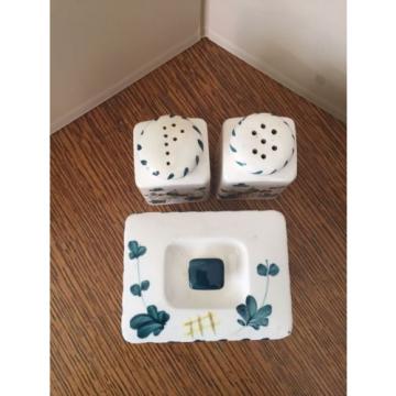 Vintage Ceramic Range Set Salt &amp; Pepper and Grease holder Made in Japan